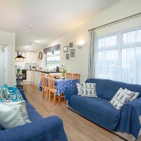 Sunnydaze-Detached Chalet With 2 Bedrooms And 2 Bathrooms And Private Parking Outside Door Dartmouth Esterno foto