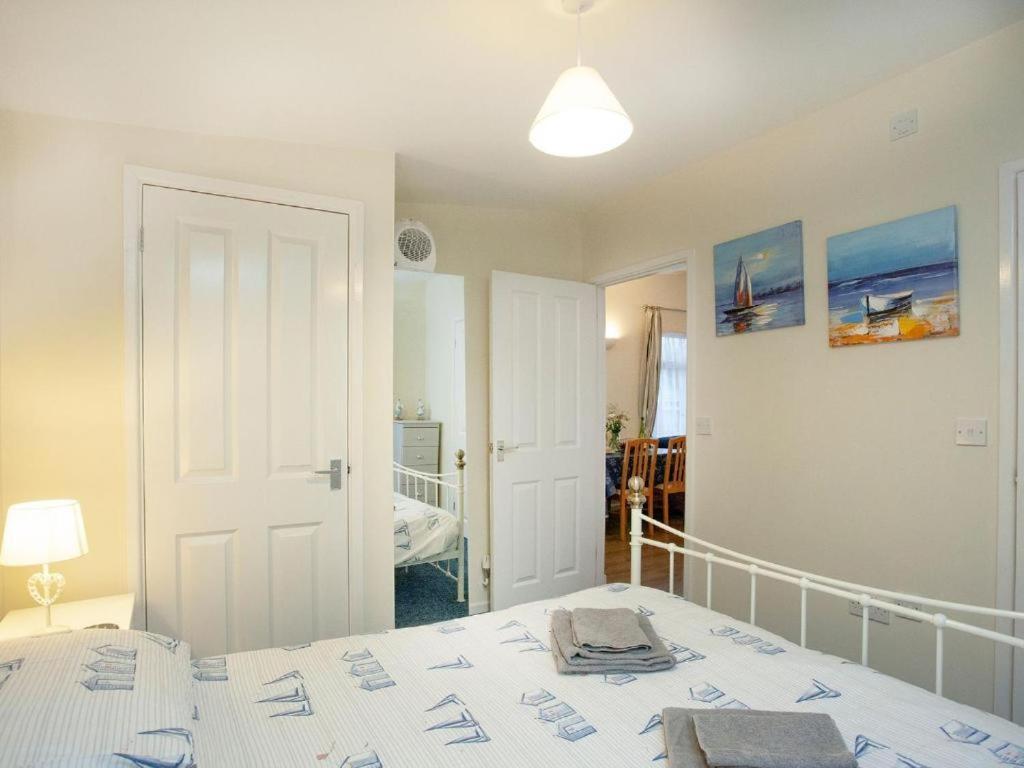 Sunnydaze-Detached Chalet With 2 Bedrooms And 2 Bathrooms And Private Parking Outside Door Dartmouth Esterno foto