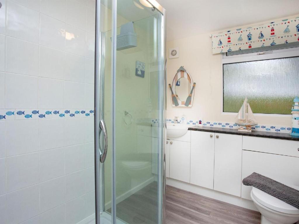 Sunnydaze-Detached Chalet With 2 Bedrooms And 2 Bathrooms And Private Parking Outside Door Dartmouth Esterno foto